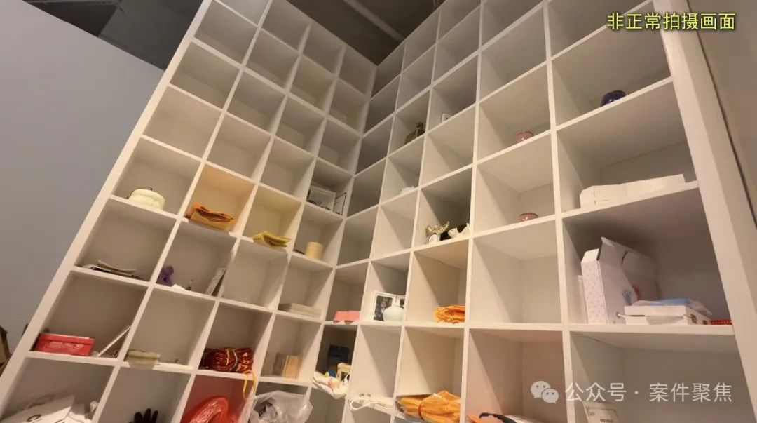 DƬ